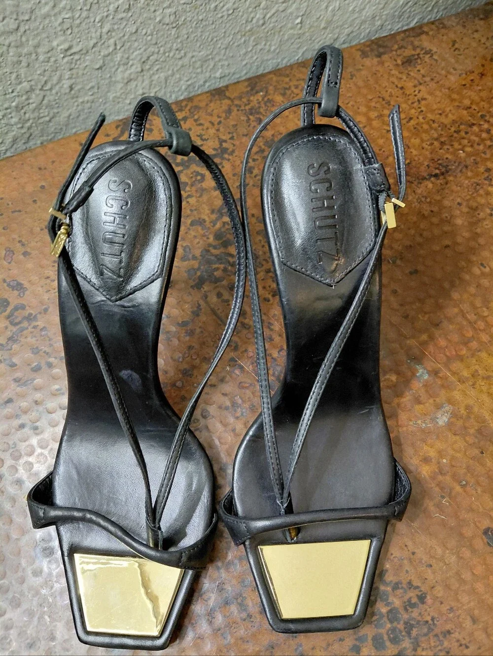 Schutz Sz. 8B Black Leather Vikki Sandals Heels